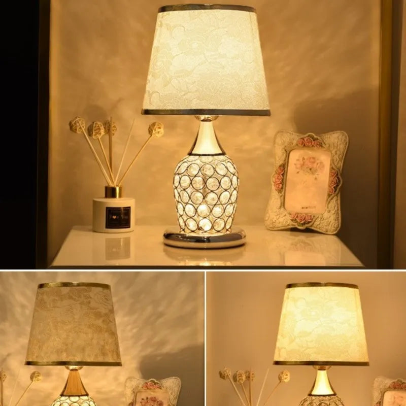 Lámpara de mesa de cristal de estilo europeo Ins, lámpara de noche decorativa creativa de moda romántica cálida y moderna para dormitorio
