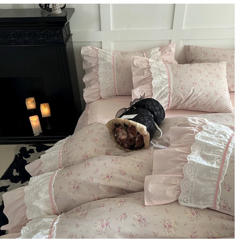 Juego de Ropa de Cama de Algodón 100% con Volantes de Encaje de Doble Capa y Diseño Floral Rosa, Incluye Funda Nórdica, Sábana, Falda de Cama, Sábana Ajustable y Fundas de Almohada (4 Piezas)
