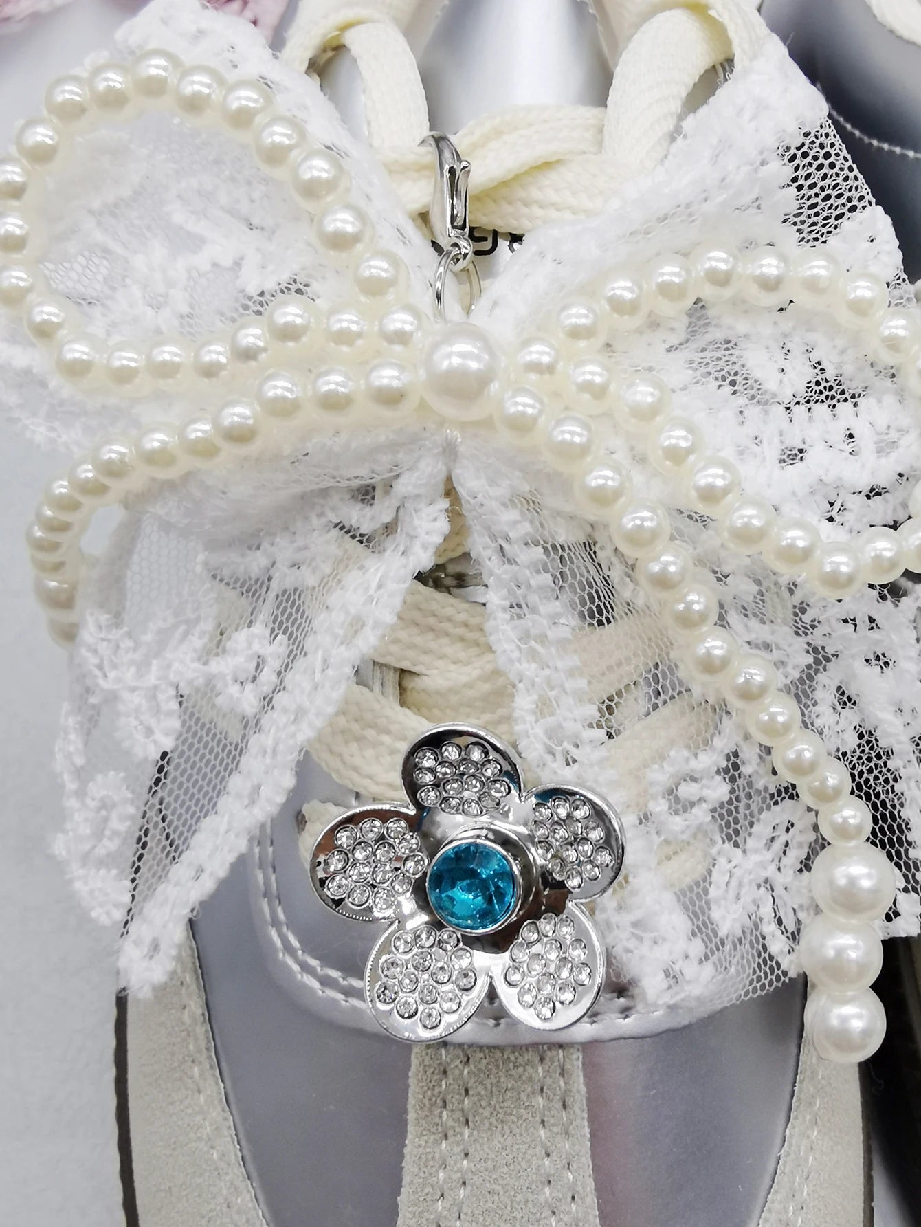 4 Uds. De colgantes de zapatos con pajarita de encaje de estilo barroco, cordones de flores, dijes, hebillas, decoraciones DIY, Clips para zapatos, accesorios