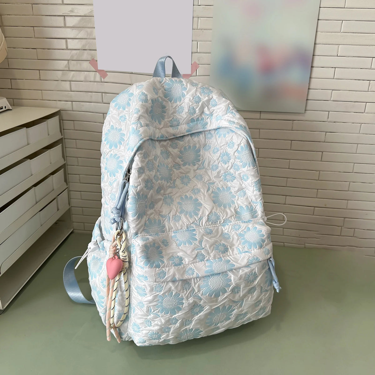 Mochila de nailon con flores para mujer, mochilas escolares ligeras con colgante, mochilas para ordenador portátil, mochila para libros para secundaria y preparatoria