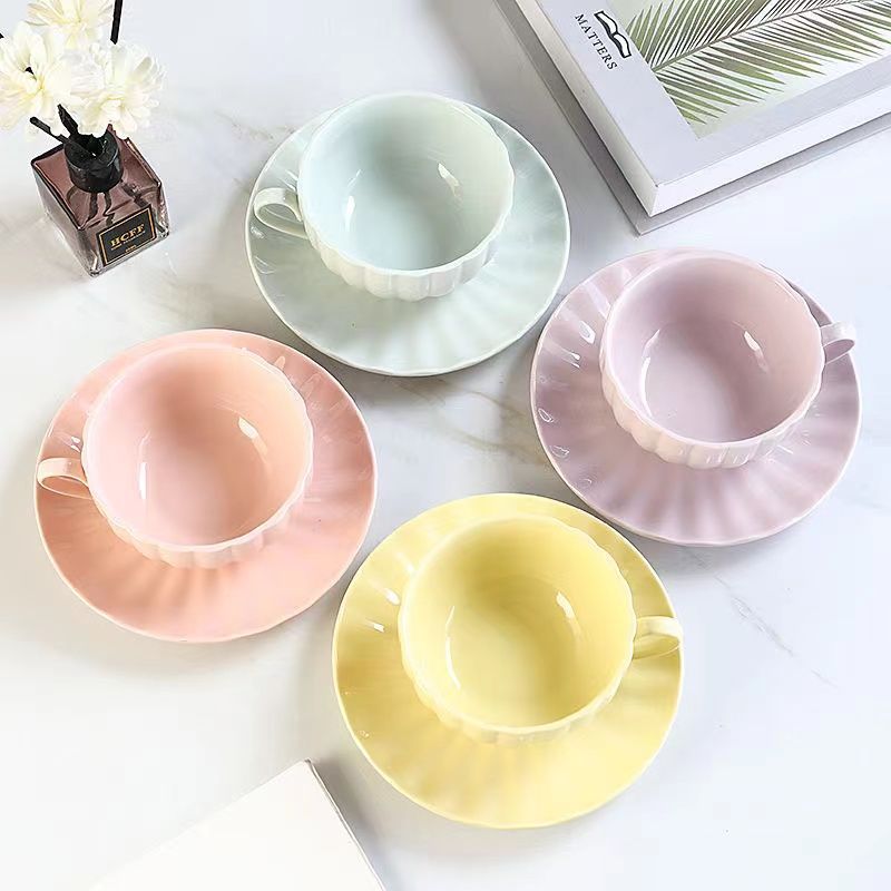 Taza de café de calabaza creativa para colgar en la oreja, nuevo juego de Taza y plato de cerámica, diseño pequeño Sense Home Fairy Taza y plato