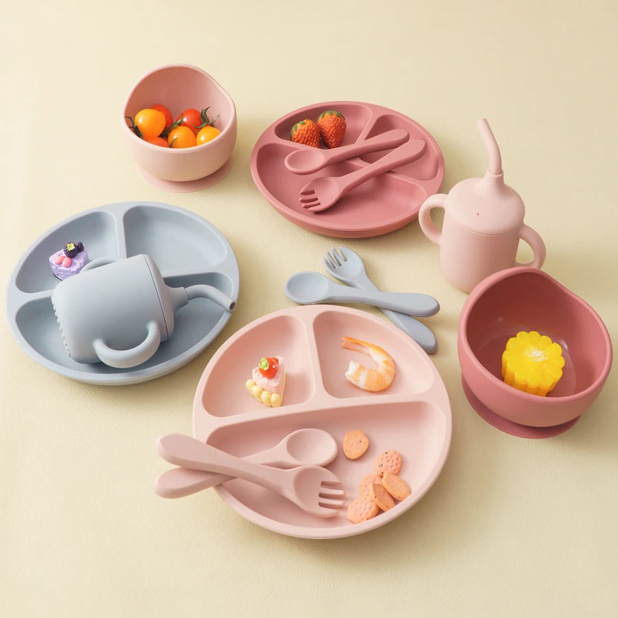 Juego de vajilla de silicona para bebé, plato con ventosa, utensilios suaves, taza para sorber, juegos de entrenamiento de alimentación para bebé, 5 uds.