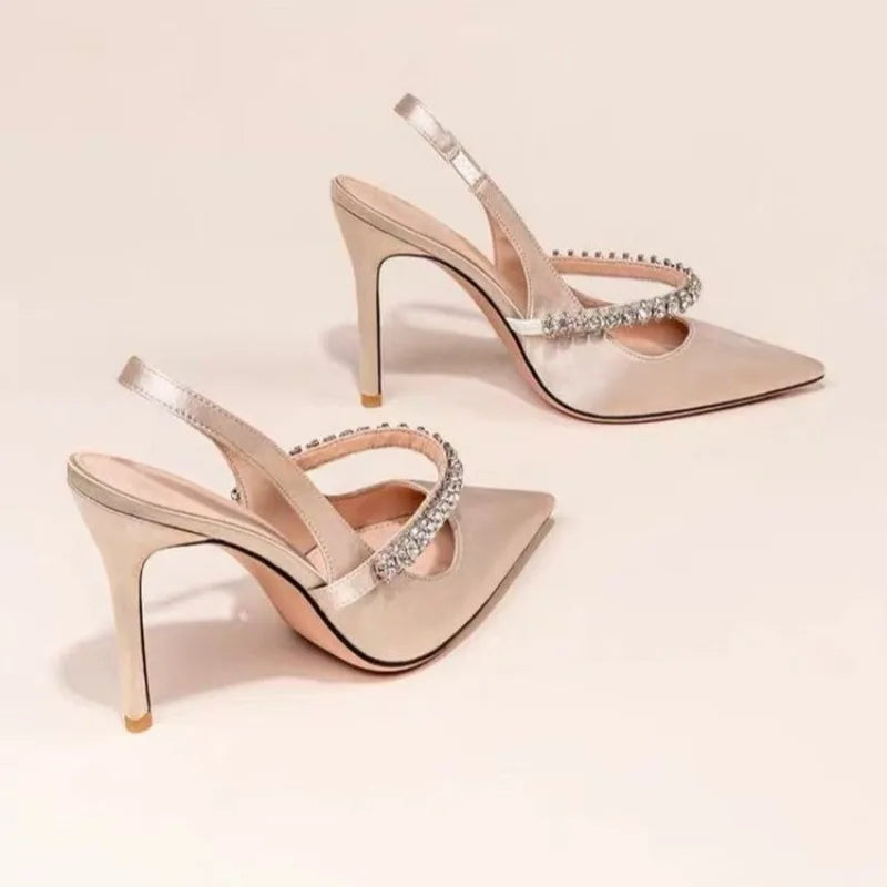Tacones altos para mujer nueva primavera y otoño Baotou puntiagudos boca poco profunda tacón de aguja sandalias con temperamento de diamantes de imitación