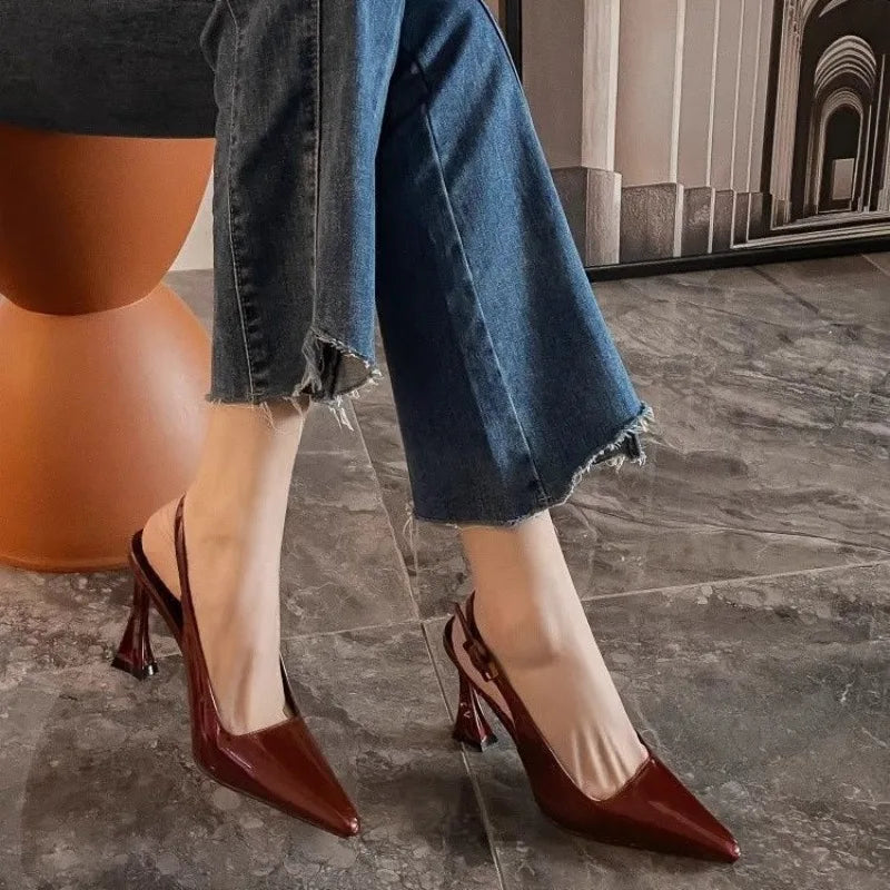 Tacones altos a la moda, zapatos de mujer versátiles y lujosos, temperamento de tacón delgado, nuevas Sandalias de tacón, zapatos de tacón elegantes puntiagudos para primavera 2025
