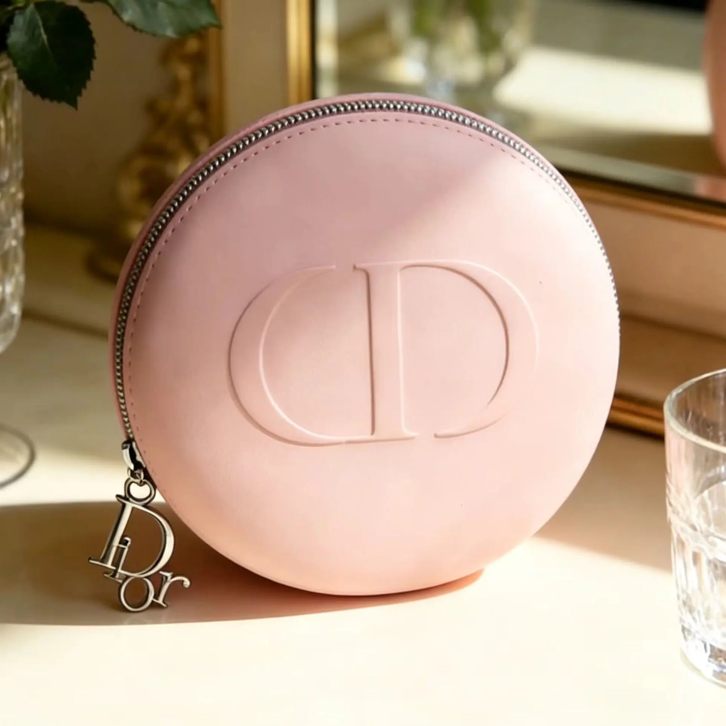 Bolso Christian Dior, bolso de maquillaje de silicona redondo rosa de lujo para mujer, organizador de cosméticos portátil para viaje, pequeño organizador de cosméticos de silicona suave