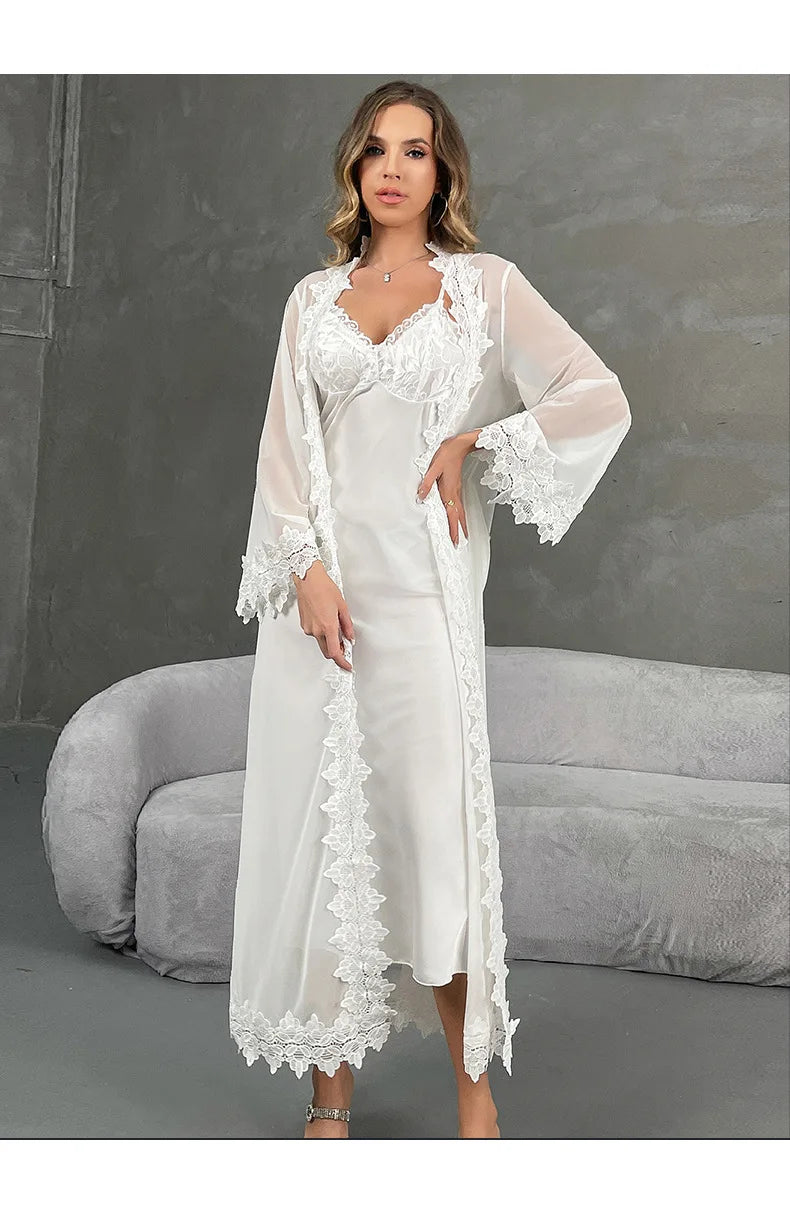 Conjunto de camisón y bata de encaje Sexy para mujer, camisón blanco de seda helada con tirantes, lencería, novedad de verano, ropa de dormir para el hogar