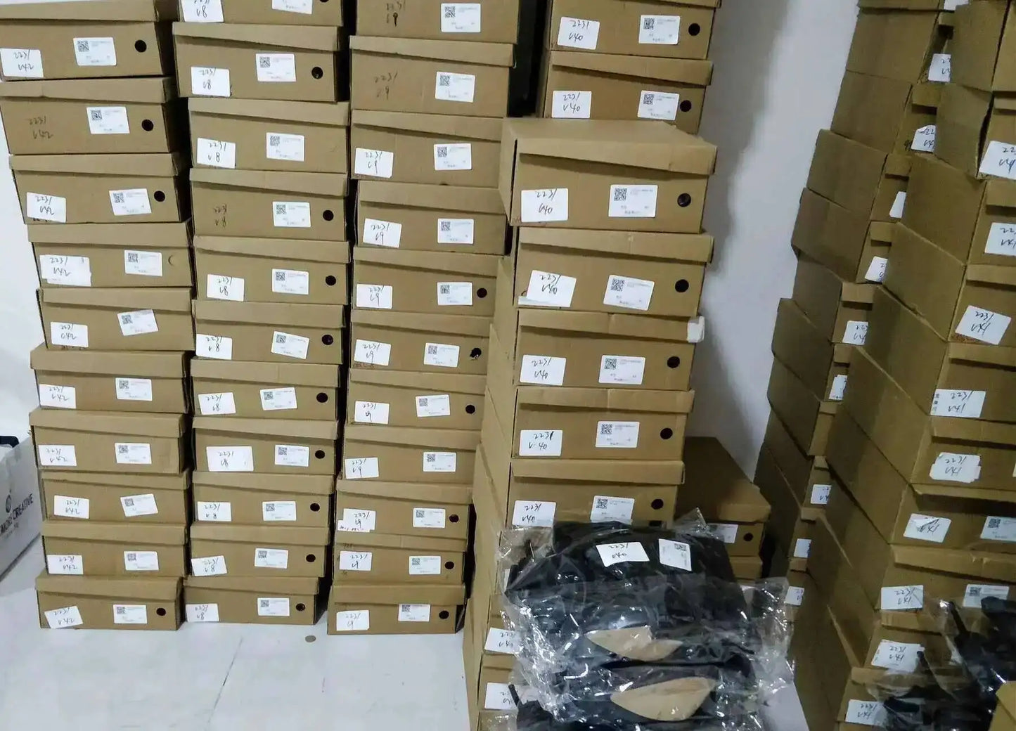 Botas de Mujer Talla Grande 40-46, Tacón Alto de 11 cm, Botas por Encima de la Rodilla, Cierre Trasero con Cremallera, Botas de Moda con Personalidad 2026