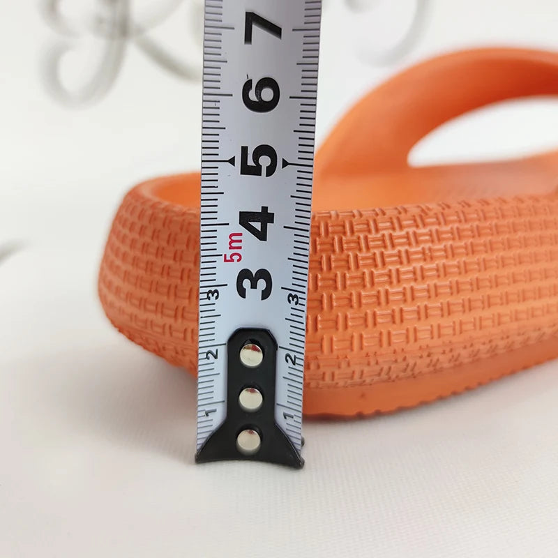Chanclas de plataforma tipo Tanga EVA para mujer, zapatillas de nube con suela suave y Clip dedos, sandalias de playa antideslizantes con parte inferior gruesa, verano 2023