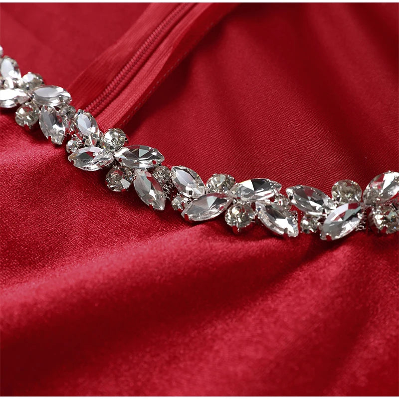 Vestidos elegantes lisos con cuello de pico para mujer, minivestidos femeninos de terciopelo rojo con tirantes y espalda descubierta, moda de línea A para fiesta de otoño 2024