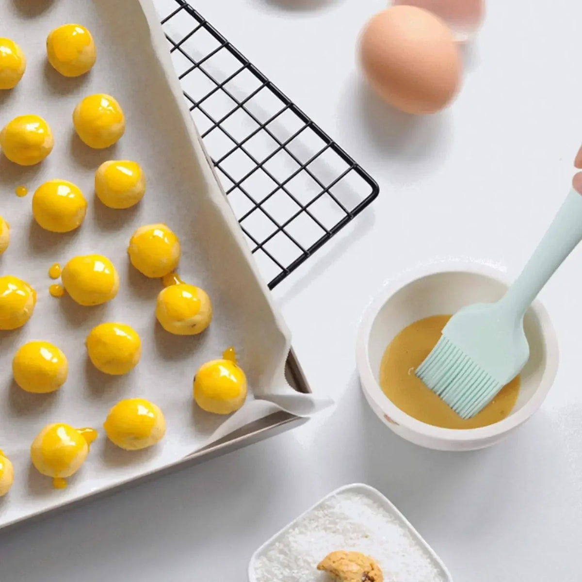 Juego de utensilios de cocina de silicona de 6 piezas, espátula integrada color crema, cepillo para aceite, juego de espátulas de diferentes tamaños