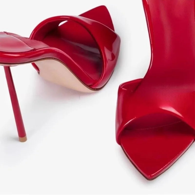Moda occidental 2025 Punta estrecha Tacones altos Zapatillas con tapa Punta puntiaguda Punta abierta Sandalias de tacón de aguja simples y versátiles negras