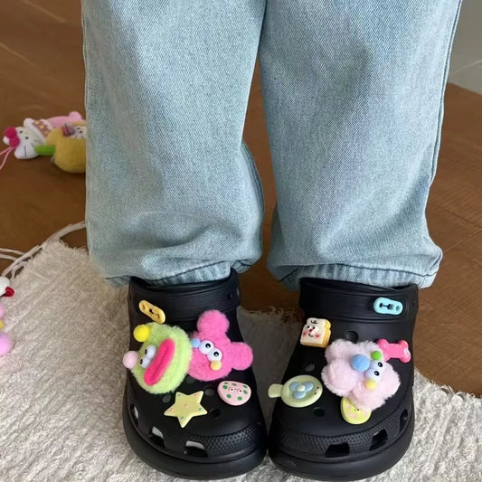 Nuevo conjunto de adornos para zapatos de felpa de invierno, boca de salchicha de dibujos animados, ojos grandes, decoraciones para zapatos para zuecos, adecuado para sandalias Diy, regalos de fiesta