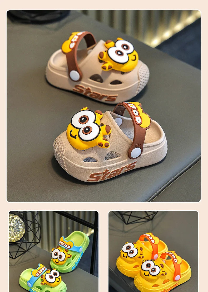 2026 Zapatillas para niños, bonitos dibujos animados para niñas y niños con suelas blandas, bolsas para bebés, zapatos perforados, sandalias para el hogar y el bebé