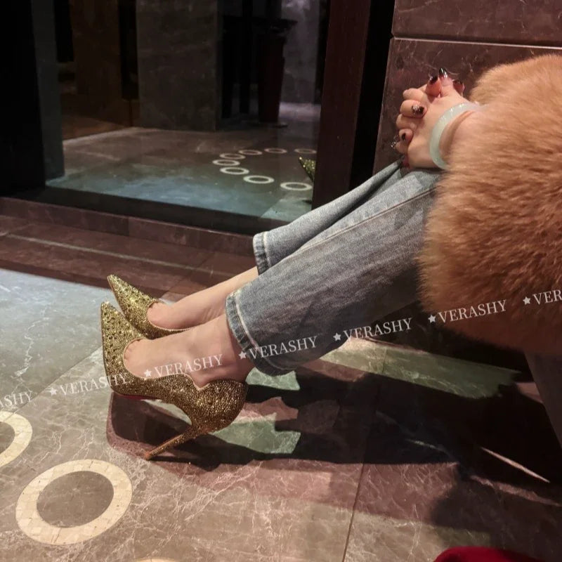 Tacones altos para mujer, primavera 20220, oro nuevo, Sexy, puntiagudos, franceses, finos con zapatos individuales, zapatos de boda de cristal para mujer, zapato de suela roja para mujer