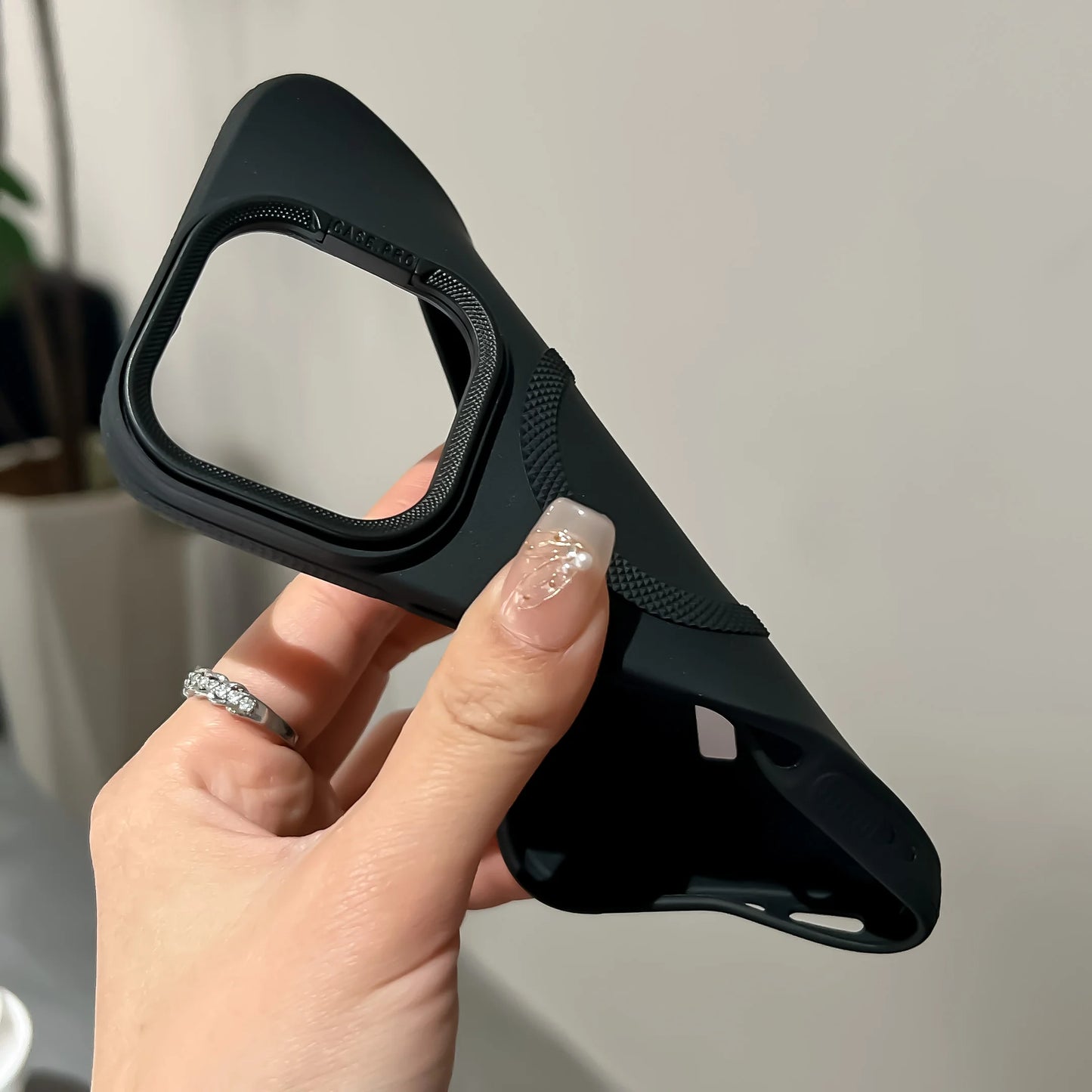 Soporte de marco de lente para funda de teléfono de carga Magsafe para iPhone 16 15 14 13 12 11 Pro Max cubierta de silicona suave dorada magnética del desierto