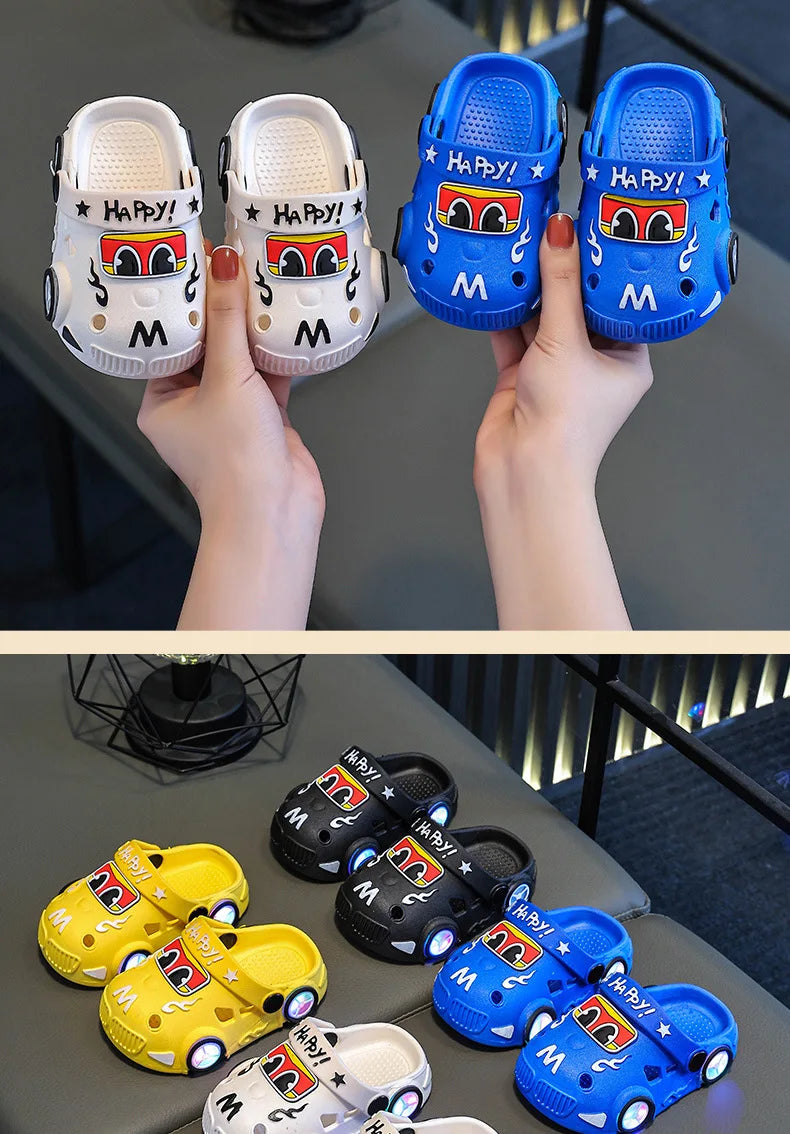 Pantuflas Infantiles Verano 2026, Nuevas Pantuflas de Playa para Niños con Forma de Auto, con Ruedas que se Iluminan, Antideslizantes y con Suela Suave