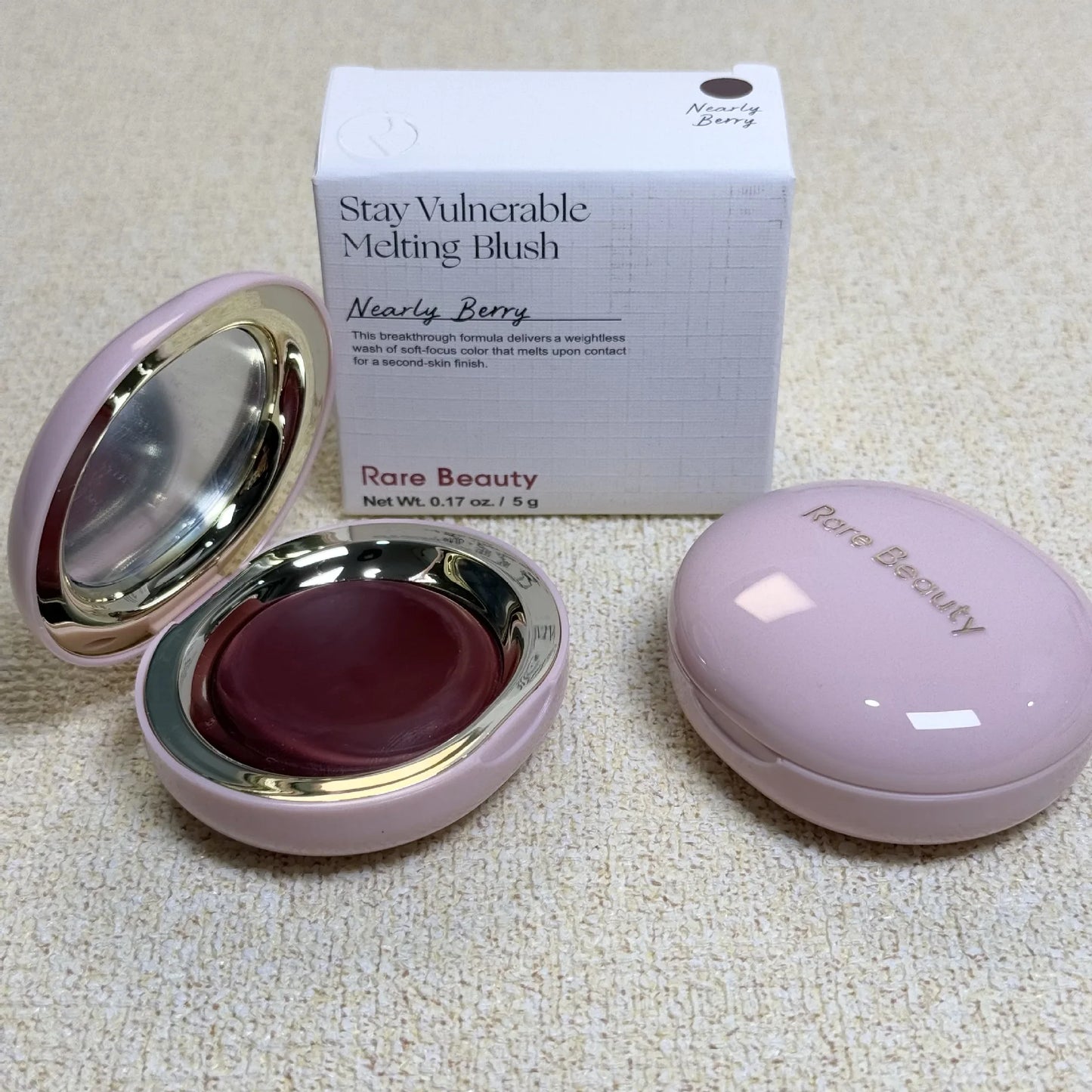 Brillo Labial Rare Beauty, Ilumina la Piel, Es Sedoso y Hermoso, Realza los Contornos, Maquillaje para Chicas y Mujeres, con Caja