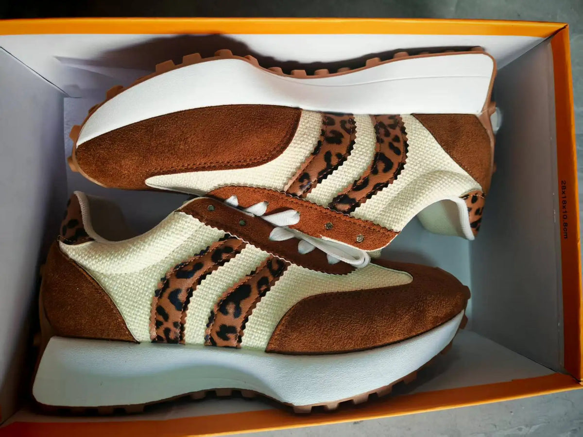 Zapatillas de deporte de mujer con suela gruesa de primavera 2026, nuevas zapatillas informales de cuero con retales, zapatos cómodos informales para exteriores para mujer, zapatos de mujer