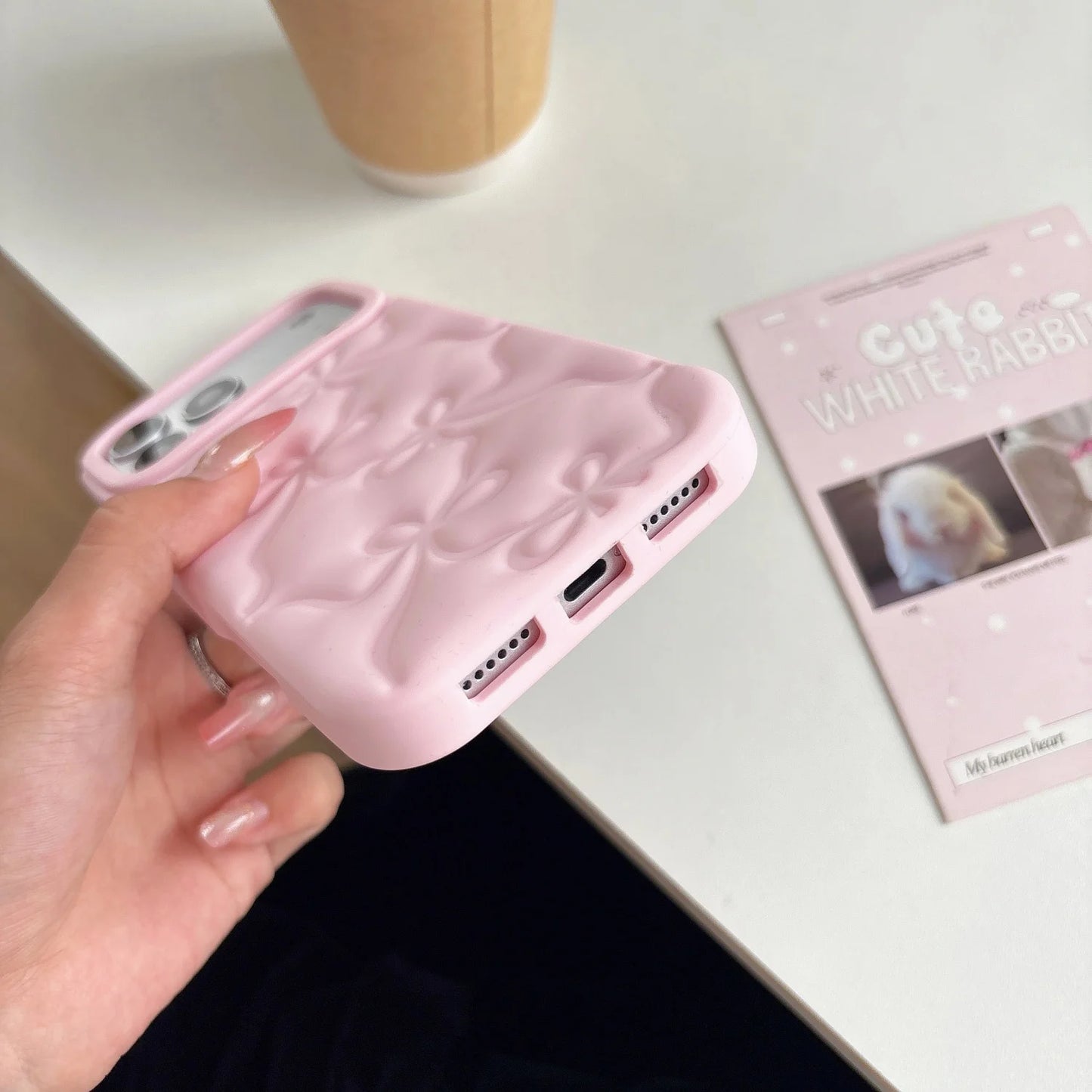 Fundas de Silicona 3D con Lazo para iPhone 13 14 15 16 17 Pro Pro Max Plus, Protectoras, Suaves, Anti-Golpes, Diseño Lindo y Elegante