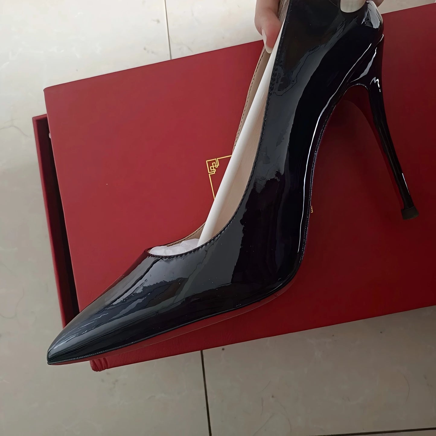 Sandalias de mujer 2026, nuevas, de tacón alto de 12 cm, estilo francés, puntiagudas, tacón delgado, sexys, negras, de boca poco profunda, zapatos individuales con suela roja para mujer.
