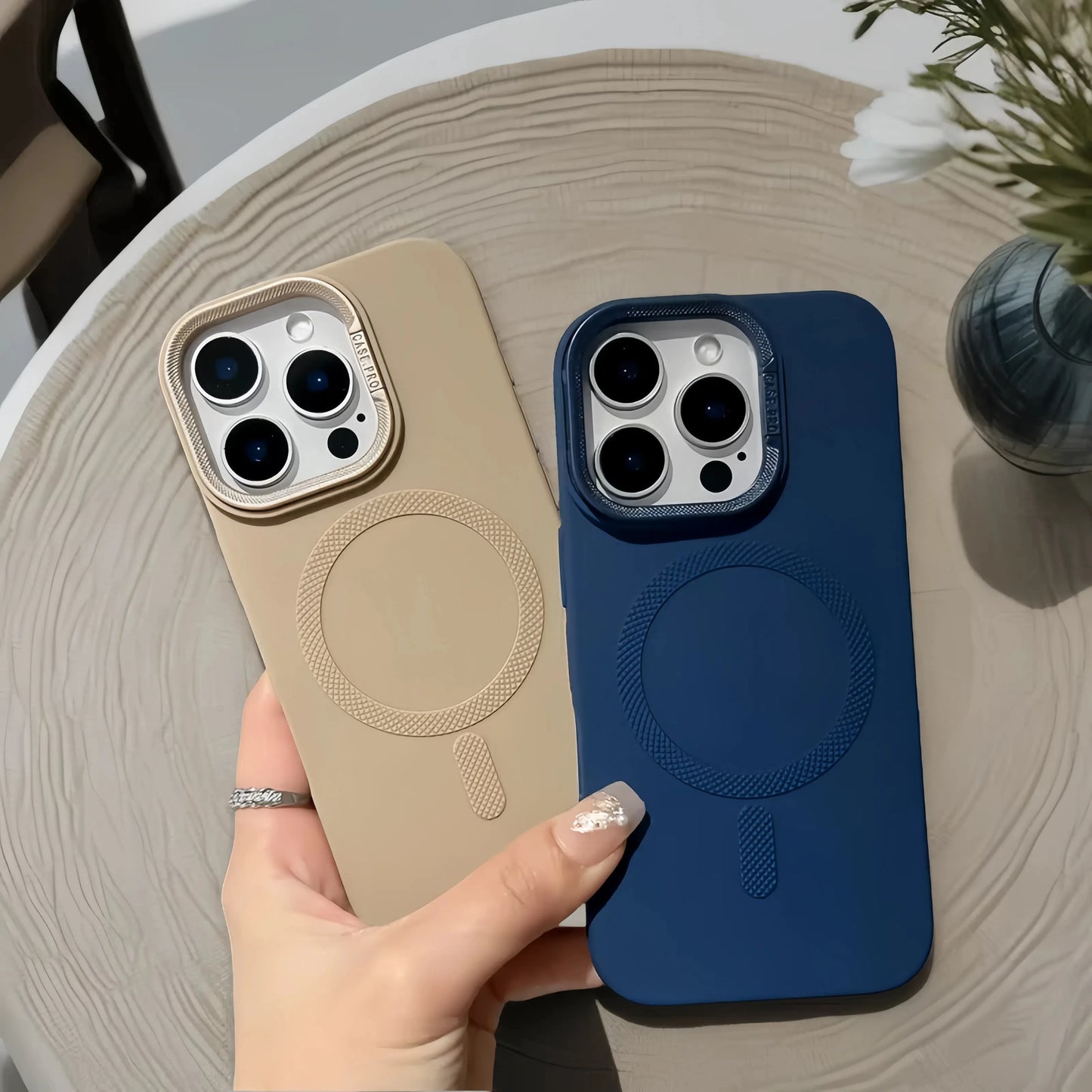 Soporte de marco de lente para funda de teléfono de carga Magsafe para iPhone 16 15 14 13 12 11 Pro Max cubierta de silicona suave dorada magnética del desierto