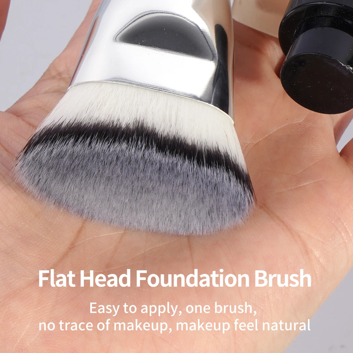 MAANGE Juego de 4 Brochas de Maquillaje con 2 Esponjas de Cojín de Aire, Brochas Kabuki para Corrector, Contorno y Escultura Facial, Ideales para Viaje