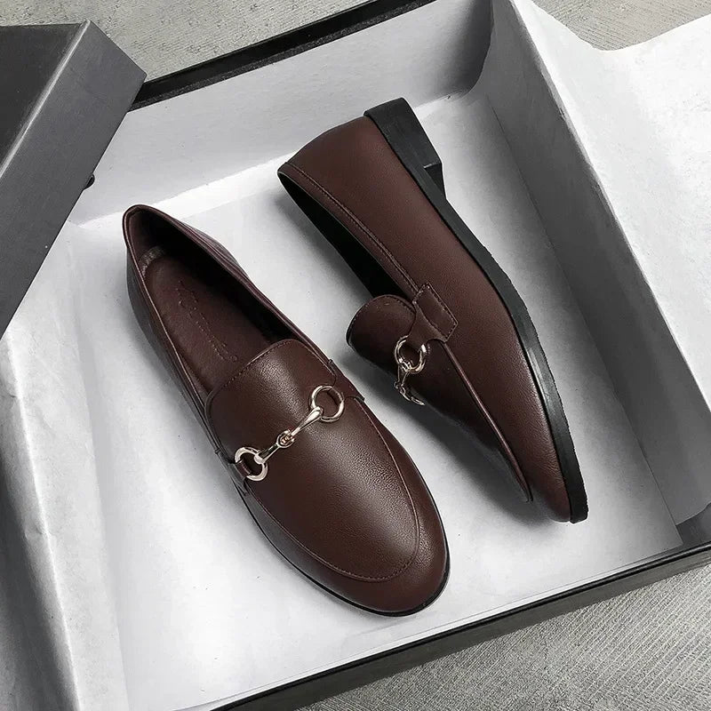 Mocasines de cuero con hebilla de caballo para mujer, zapatos planos de un pie, talla pequeña, nuevo estilo, 2024