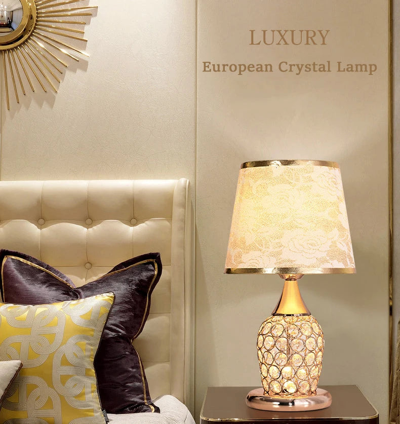 Lámpara de mesa de cristal de estilo europeo Ins, lámpara de noche decorativa creativa de moda romántica cálida y moderna para dormitorio