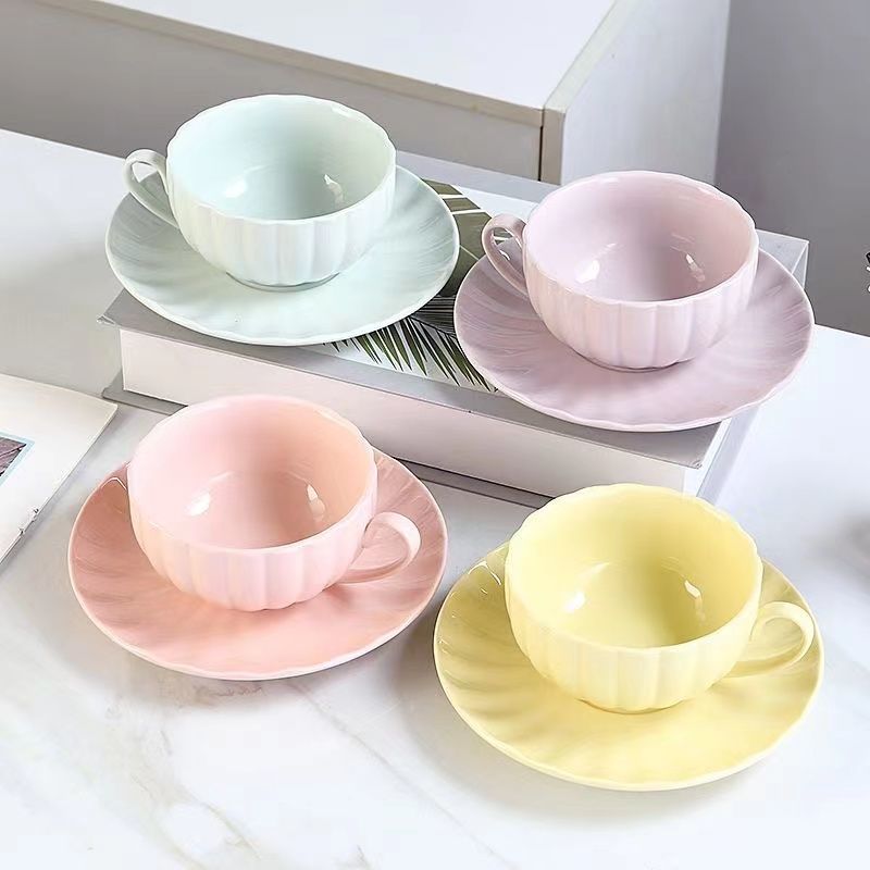Taza de café de calabaza creativa para colgar en la oreja, nuevo juego de Taza y plato de cerámica, diseño pequeño Sense Home Fairy Taza y plato