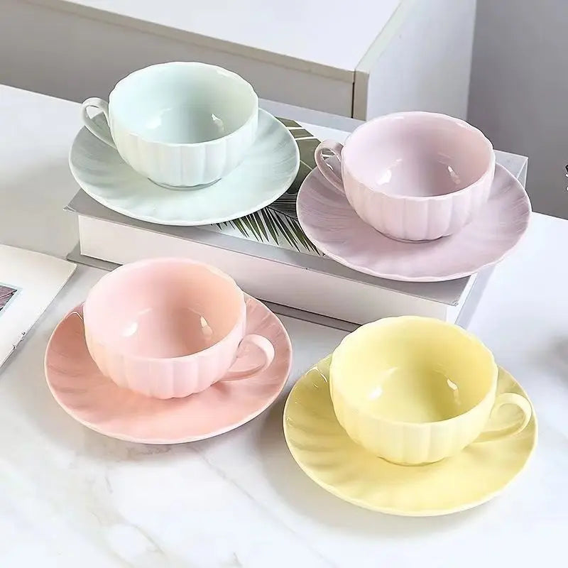 Taza de café de calabaza creativa para colgar en la oreja, nuevo juego de Taza y plato de cerámica, diseño pequeño Sense Home Fairy Taza y plato