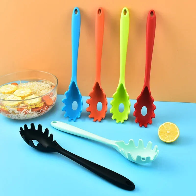 Colador de fideos y Pasta de silicona, cuchara para espagueti con mango largo, cuchara para fideos, colador con ranura, colador de drenaje de nailon, utensilio de cocina