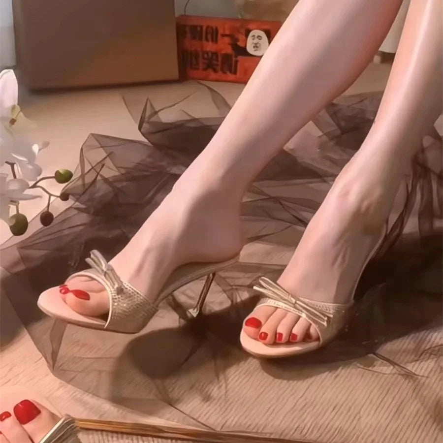 Zapatillas de cristal de diseñador para mujer, zapatos de vestir de tacón alto, zapatos de tacón para mujer, sandalias de lujo con lazo para mujer, chanclas de pasarela 2025