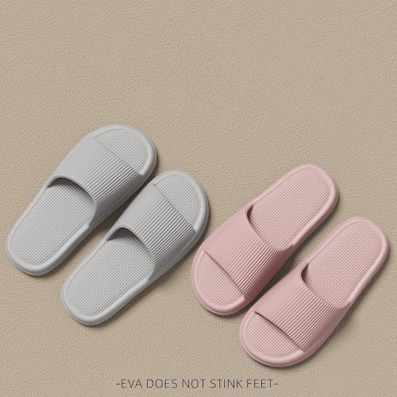 Zapatillas de EVA concisas de verano para mujer, chanclas suaves para el hogar para parejas, sandalias antideslizantes para baño, zapatos cómodos para la playa al aire libre para adultos