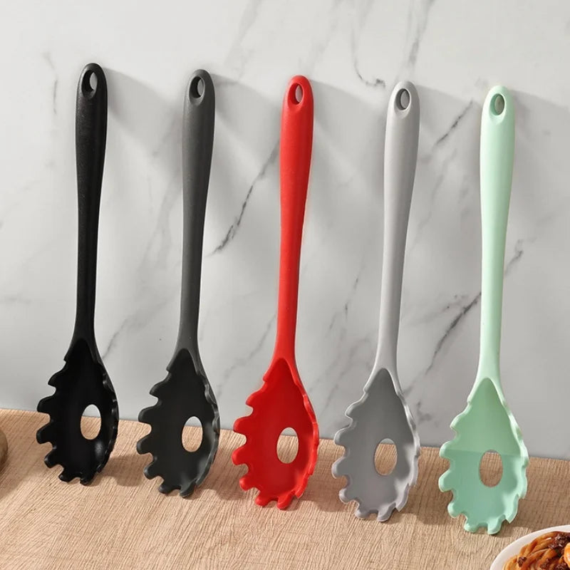 Colador de fideos y Pasta de silicona, cuchara para espagueti con mango largo, cuchara para fideos, colador con ranura, colador de drenaje de nailon, utensilio de cocina