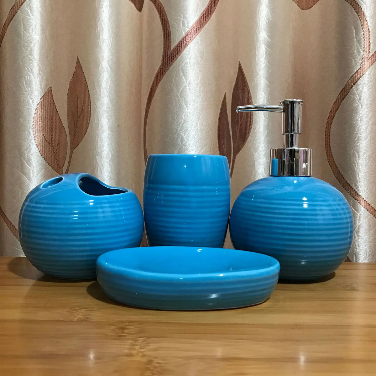 Juego de Accesorios de Baño de Cerámica Modernos y Minimalistas de 4 Piezas - ¡Elegante y Duradero!