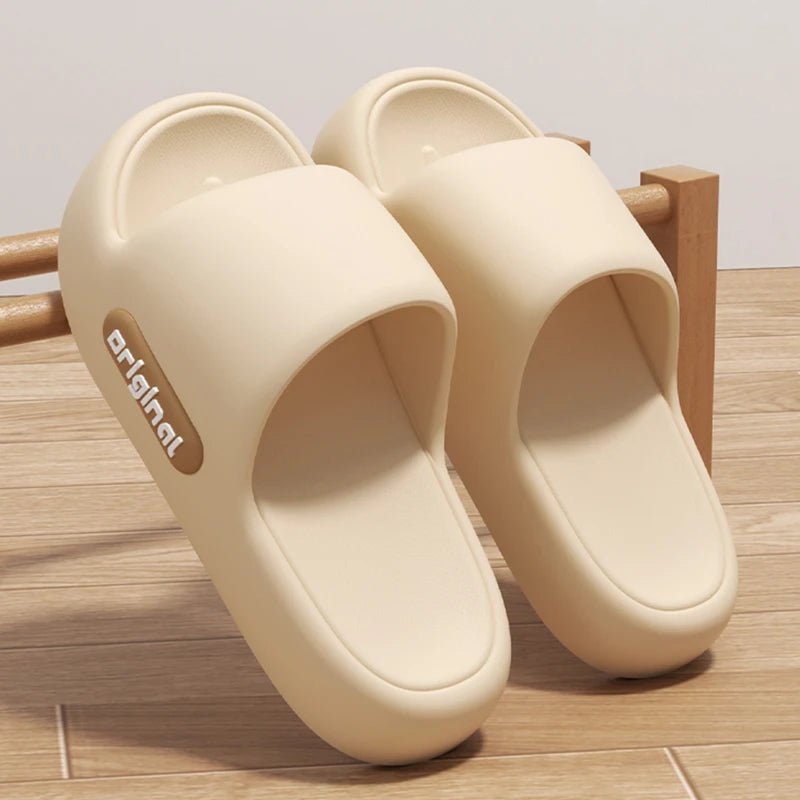 Zapatillas de nube con parte inferior gruesa, sandalias de plataforma con estampado de letras a la moda para mujer, cómodas chanclas de almohada de playa de suela suave 2025