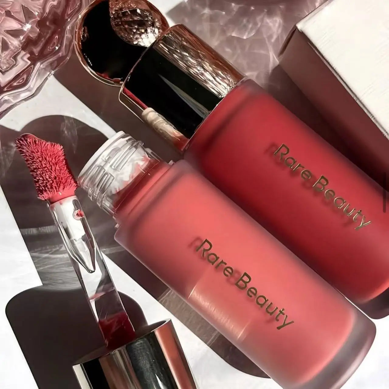 Rubor Líquido Soft Pinch de Rare Beauty, Sedoso, Ligero, Transpirable, de Larga Duración, Maquillaje Voluminizador, Hope Love Virtue Happy Wonder Worth