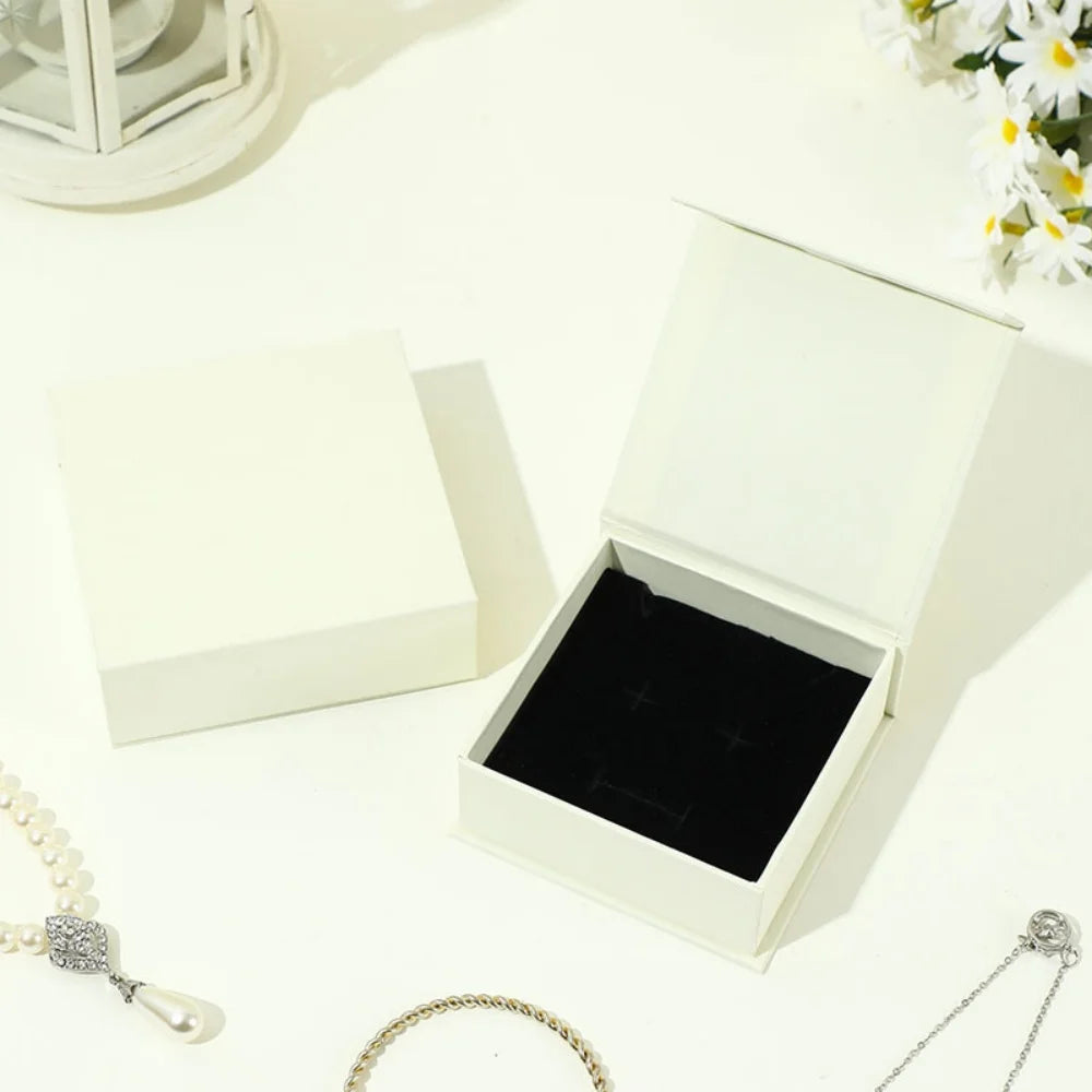 Caja de joyería tipo libro con tapa, anillo, pendientes, collar, colgante, estuche organizador, caja de embalaje de regalo de boda para el Día de San Valentín 2026