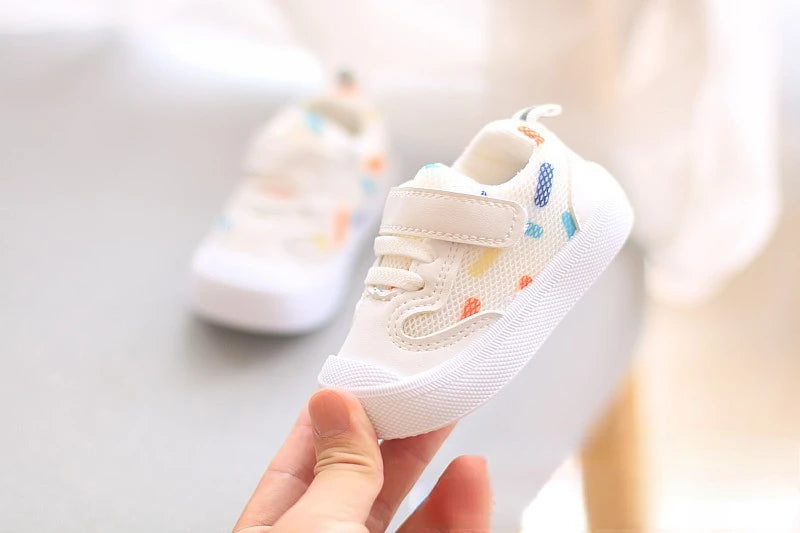 Zapatos Niña Zapatos para caminar de bebé otoño nueva suela suave Zapatos casuales de niño cara de malla zapato deportivo para niña recién nacida Zapatos de bebé Zapatillas