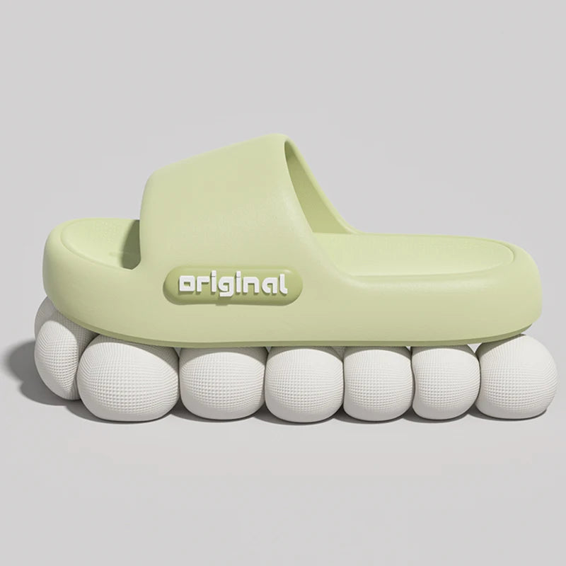 Zapatillas de nube con parte inferior gruesa, sandalias de plataforma con estampado de letras a la moda para mujer, cómodas chanclas de almohada de playa de suela suave 2025