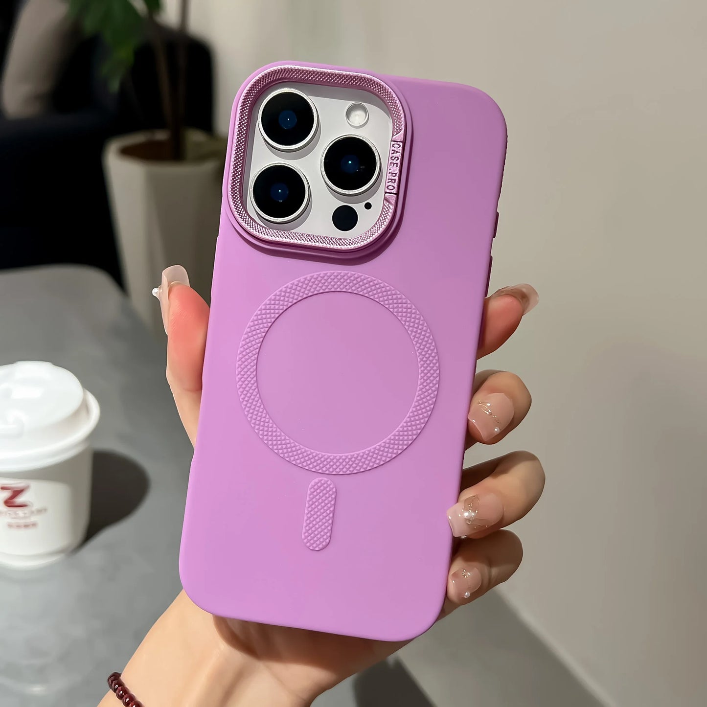 Soporte de marco de lente para funda de teléfono de carga Magsafe para iPhone 16 15 14 13 12 11 Pro Max cubierta de silicona suave dorada magnética del desierto