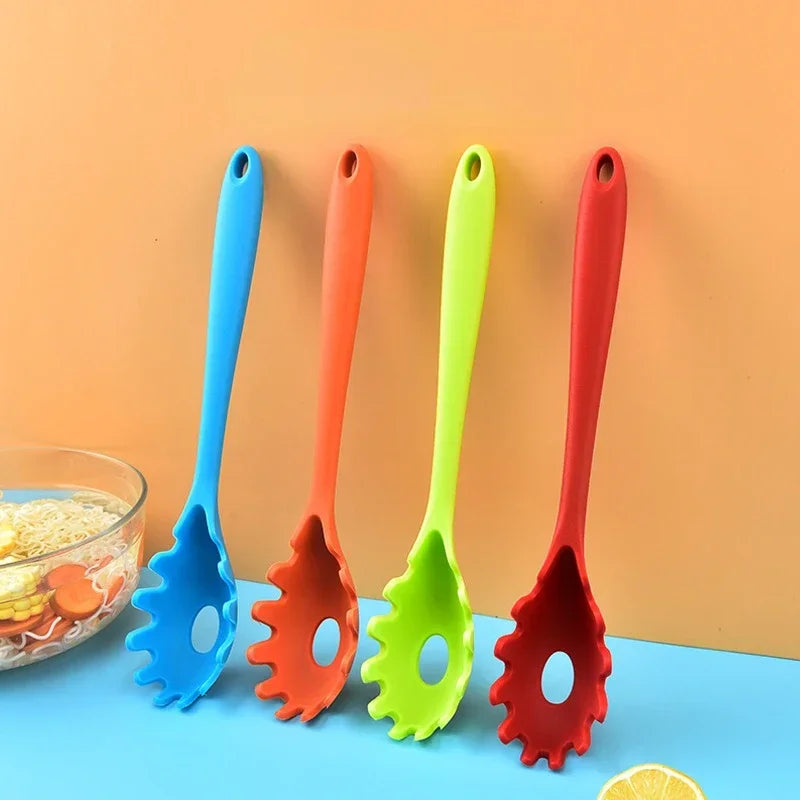 Colador de fideos y Pasta de silicona, cuchara para espagueti con mango largo, cuchara para fideos, colador con ranura, colador de drenaje de nailon, utensilio de cocina