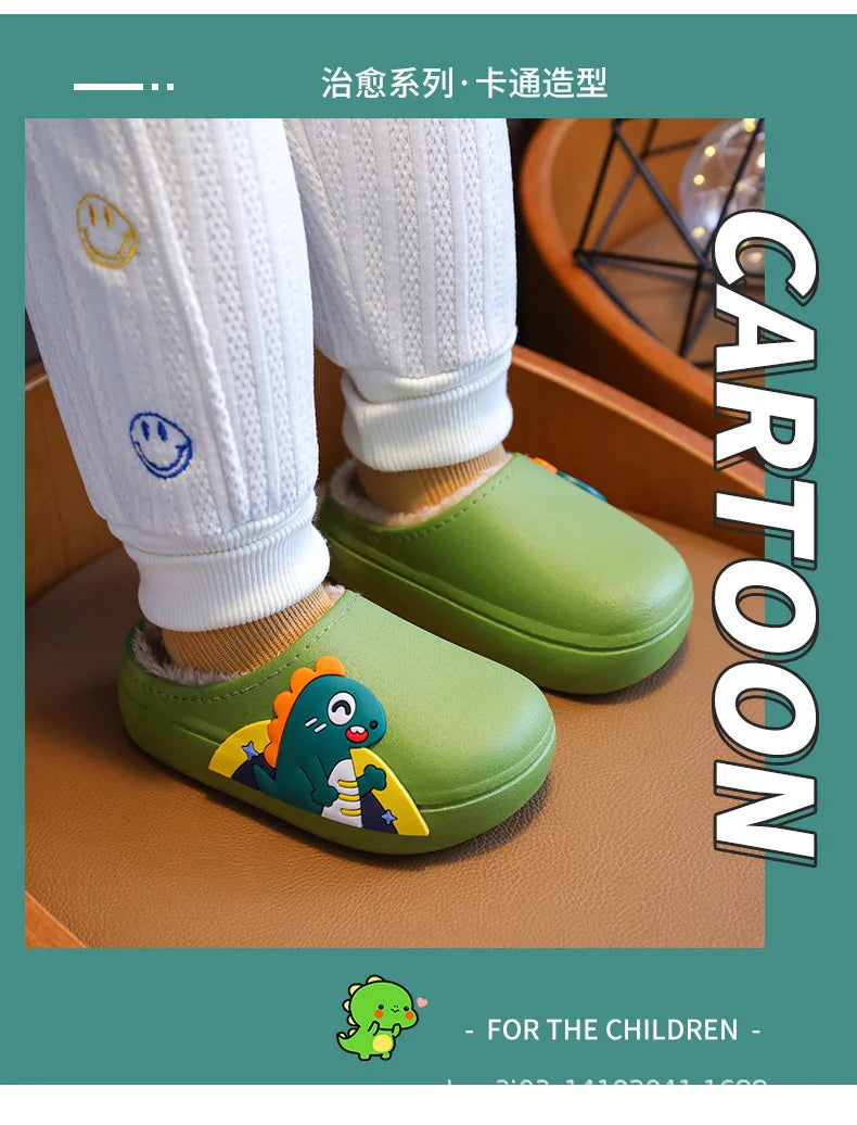 Nuevas zapatillas de algodón con dibujos animados para niños, zapatos informales cálidos e impermeables para niños y niñas, zapatos de casa de felpa antideslizantes para niños, zapatos informales