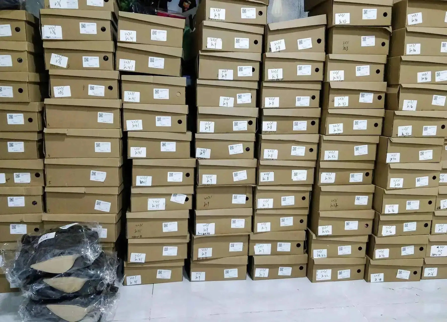 Botas de Mujer Talla Grande 40-46, Tacón Alto de 11 cm, Botas por Encima de la Rodilla, Cierre Trasero con Cremallera, Botas de Moda con Personalidad 2026