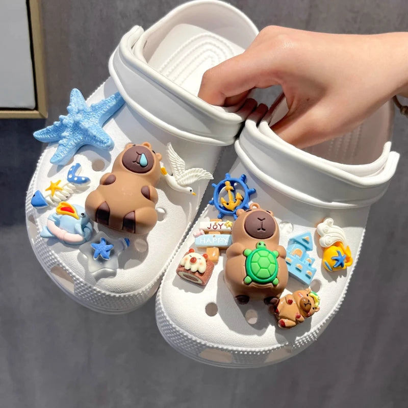 Bonito juego de dijes para zapatos de capibara con tema de comida, accesorios, decoraciones de plástico, sandalias de verano desmontables para regalos de fiesta