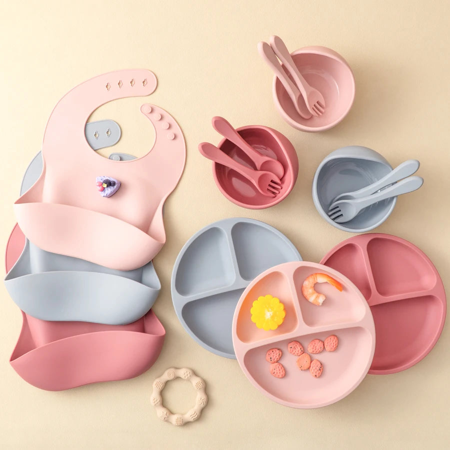 Juego de alimentación de silicona para bebé, plato de comedor redondo, cuenco con ventosa, platos para niños, babero impermeable, cuchara, vajilla para niños, 5 uds.