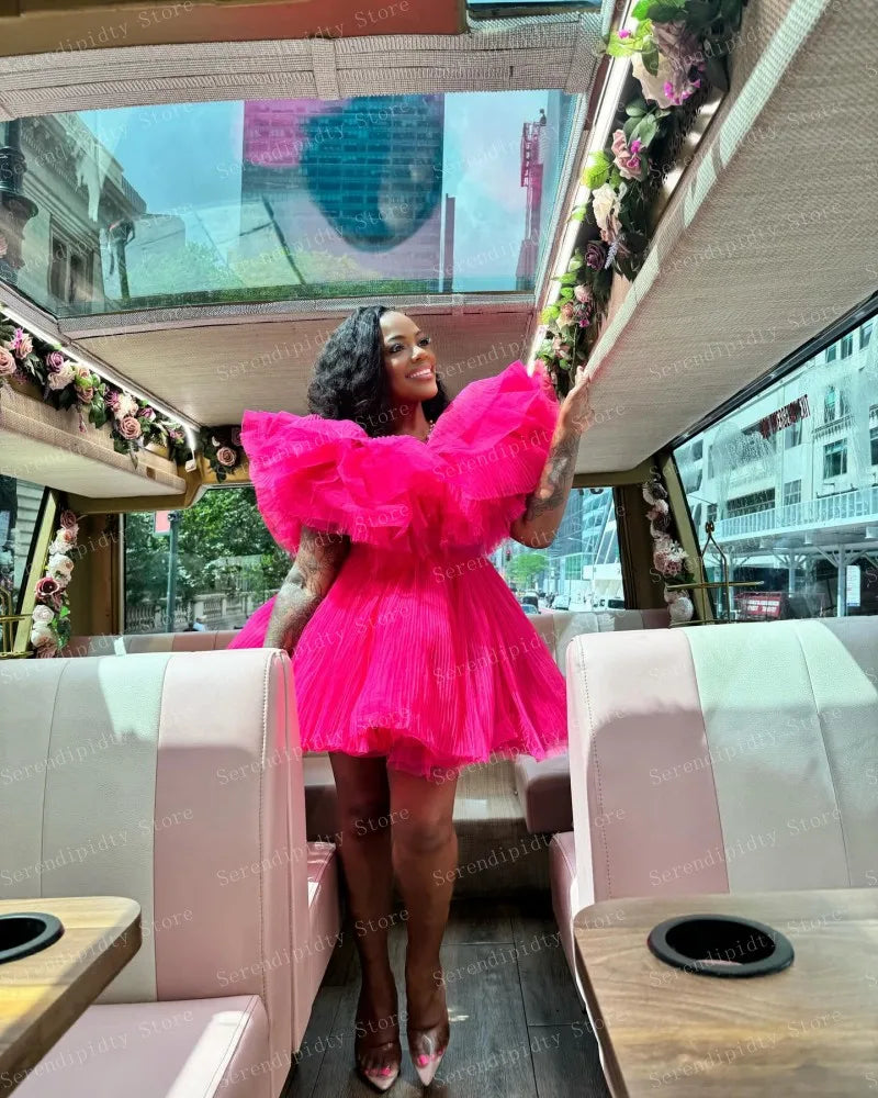 Vestido de fiesta de organza de longitud mini fucsia en capas con volantes de color rosa intenso con cuello redondo Vestidos de cóctel hechos a medida siempre bonitos
