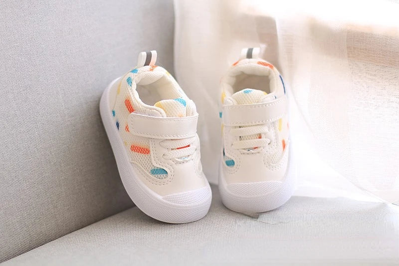 Zapatos Niña Zapatos para caminar de bebé otoño nueva suela suave Zapatos casuales de niño cara de malla zapato deportivo para niña recién nacida Zapatos de bebé Zapatillas