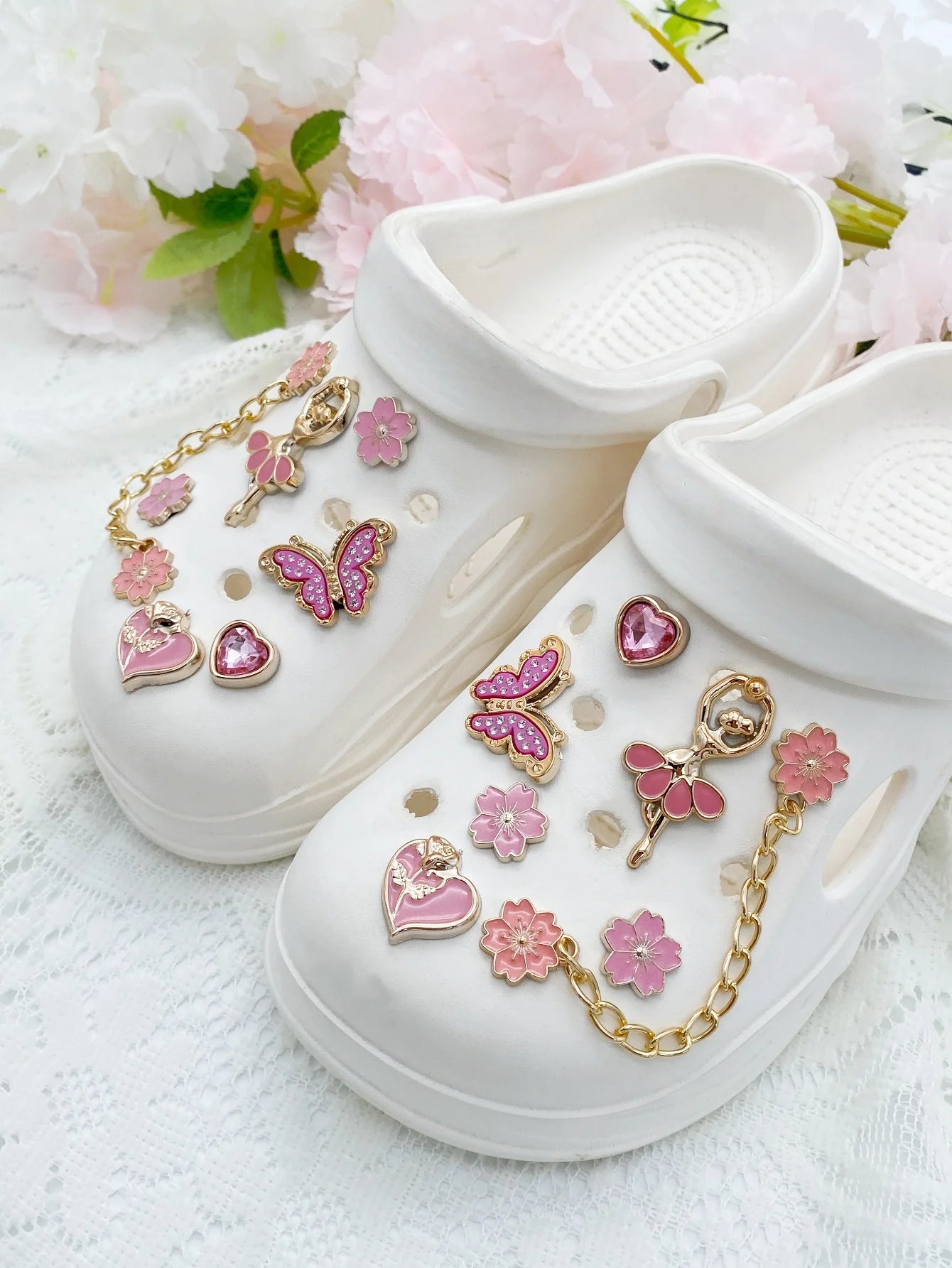 14 adornos de moda para zapatos de ABS: flores rosas, mariposas, corazones y cadenas de flores. Decoraciones removibles DIY para sandalias, A