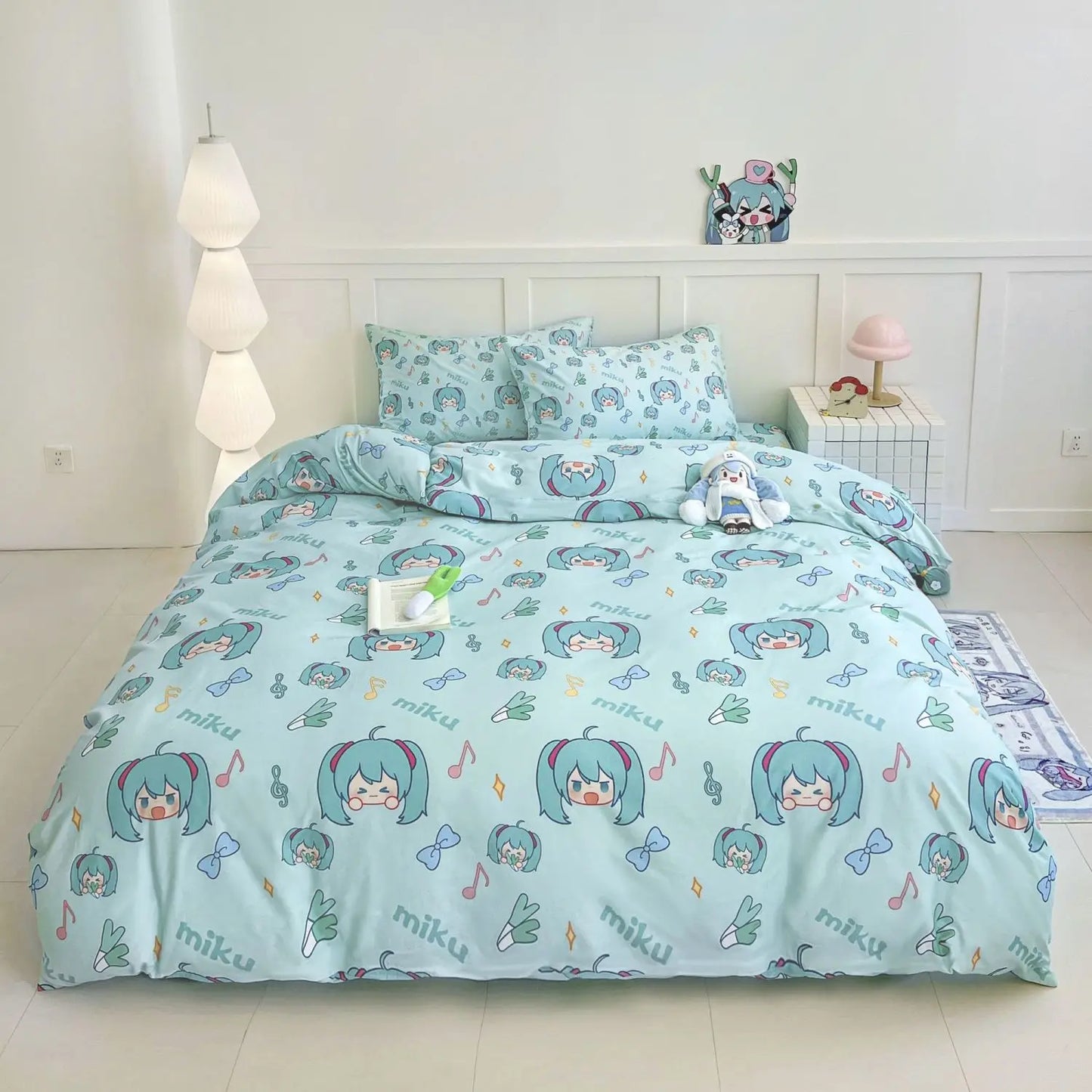 Nuevo Juego de cama Miku de 4 piezas totalmente de algodón para niñas, sábanas bonitas de dibujos animados de Anime, juego de cama para dormitorio de estudiantes, fundas de almohada, funda nórdica